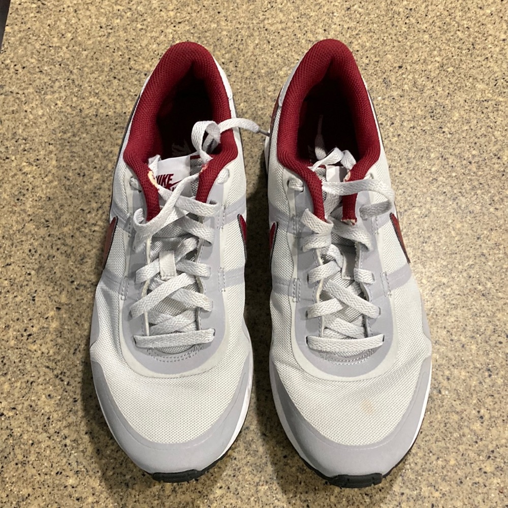 10.5 Nike shoes.  Very lightly worn.